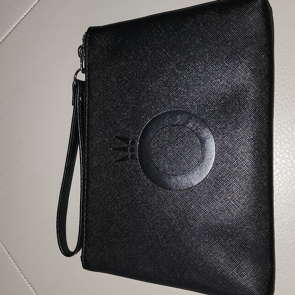 NWOT Pandora Travel Jewelry Organizer and Pouch with a Wristlet Strap, Black